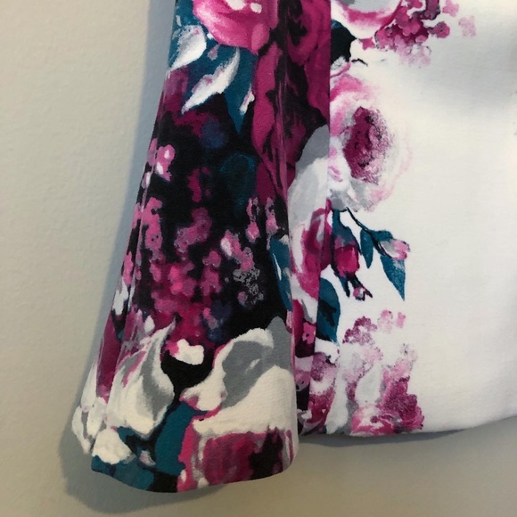 NWOT Beautiful Structured Sleeveless Top - Picture 3 of 4